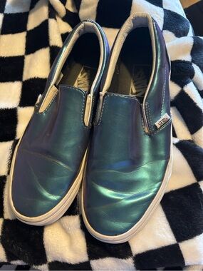 Size 8 women’s Neochrome iridescent purple blue vans